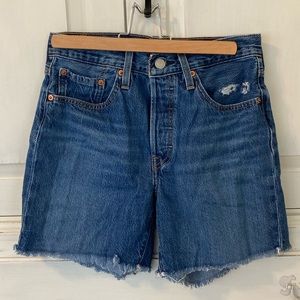 Levi’s 501 denim cutoff shorts size 26